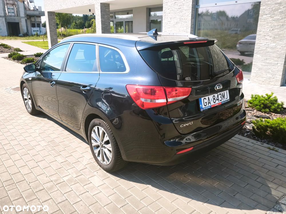 Kia Ceed 1.6 GDI ISG Platinum Edition - 4