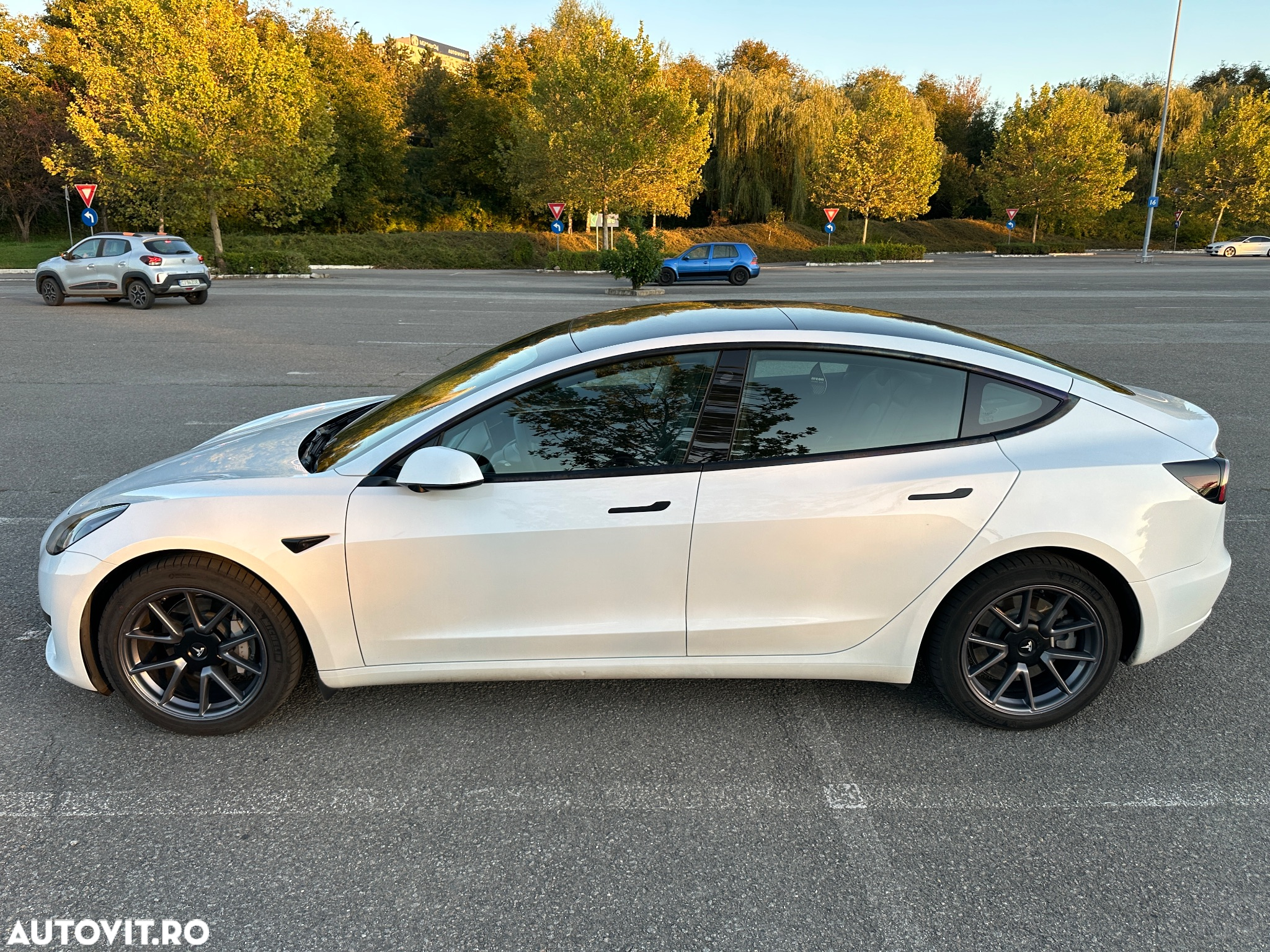 Tesla Model 3 RWD - 2