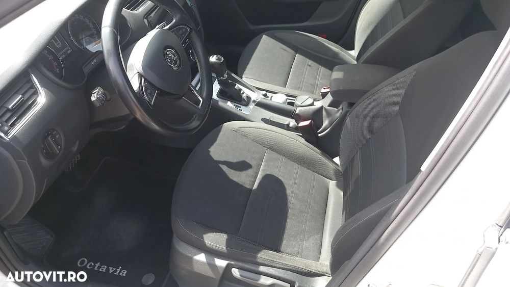 Skoda Octavia 1.6 TDI DSG Style - 7