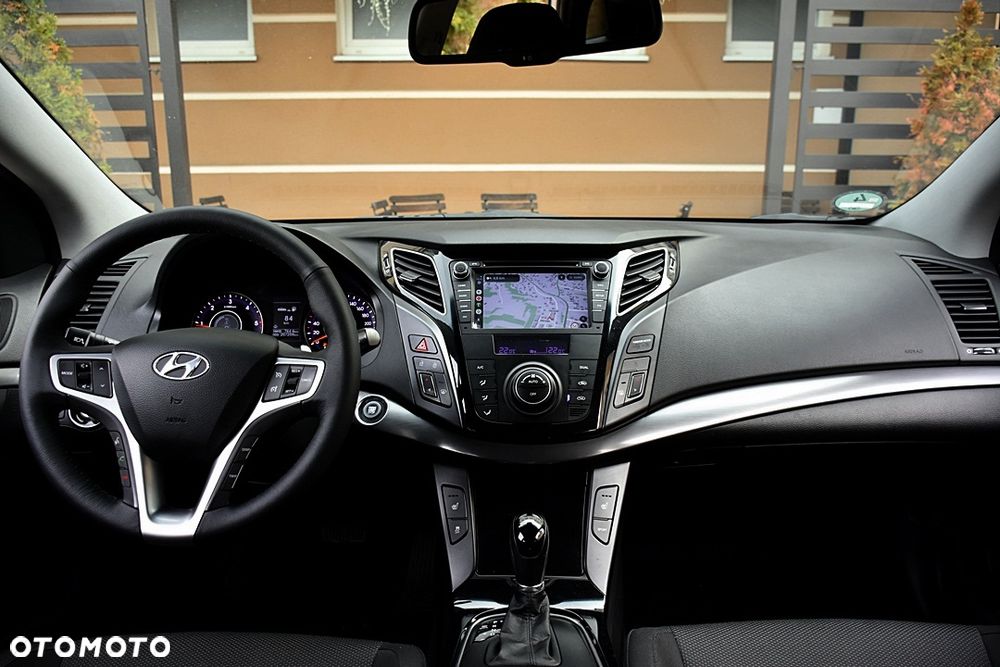 Hyundai i40 i40cw 1.7 CRDi Automatik Fifa World Cup Edition Silver - 18