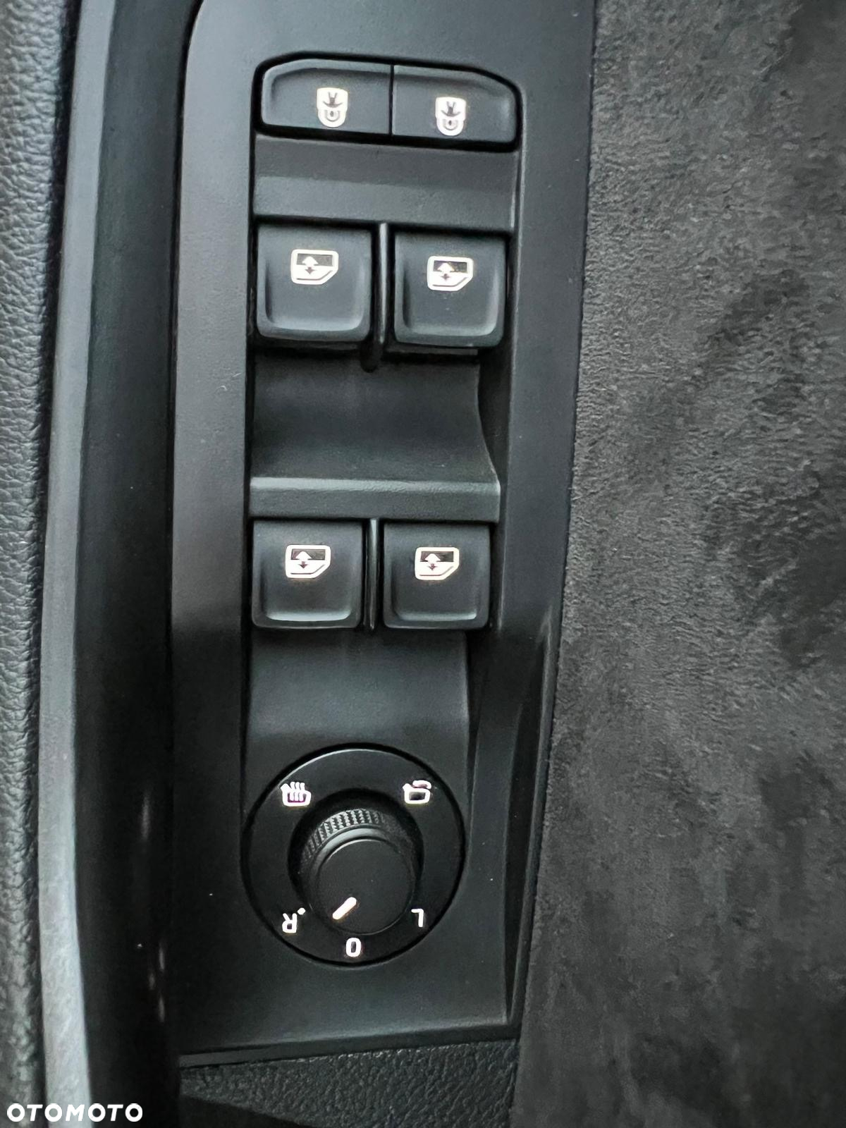 Skoda Superb 2.0 TDI 4x4 DSG Sportline - 38