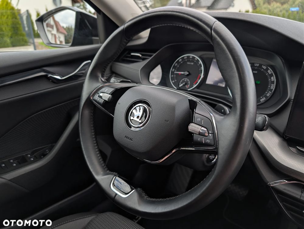 Skoda Octavia 2.0 TDI DSG Ambition - 9