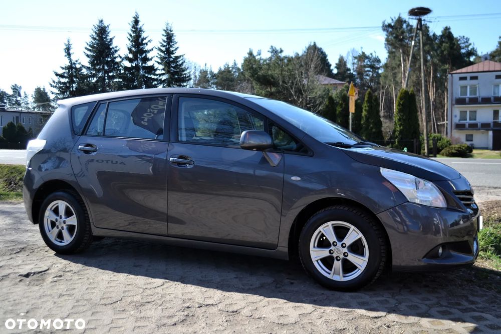 Toyota Verso 2.0 D-4D - 1