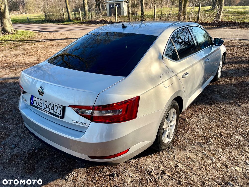 Skoda Superb 2.0 TDI Sportline DSG - 16