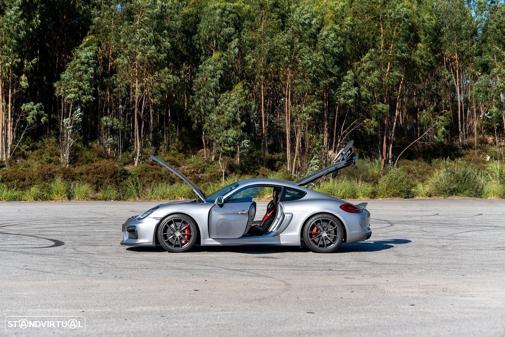Porsche Cayman GT4 - 25