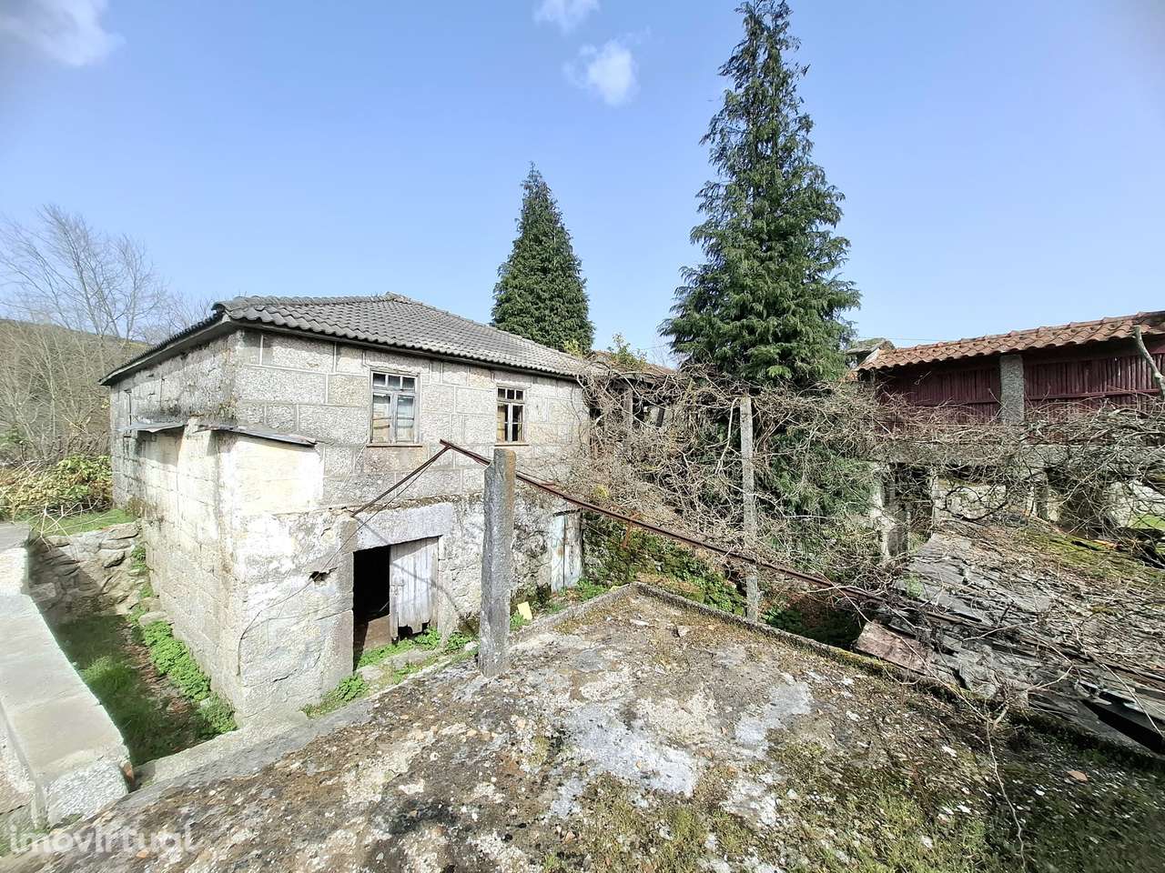 CONJUNTO DE 3 MORADIAS em Rossas, Vieira do Minho, Braga - Grande imagem: 2/21