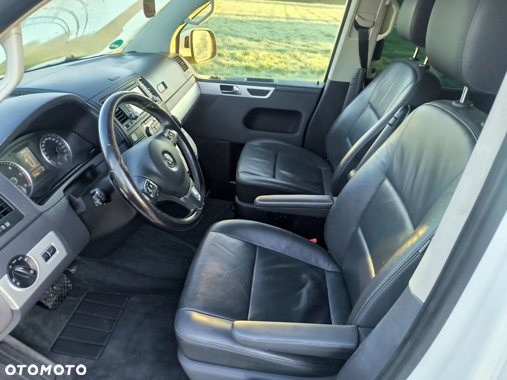 Volkswagen Multivan - 20
