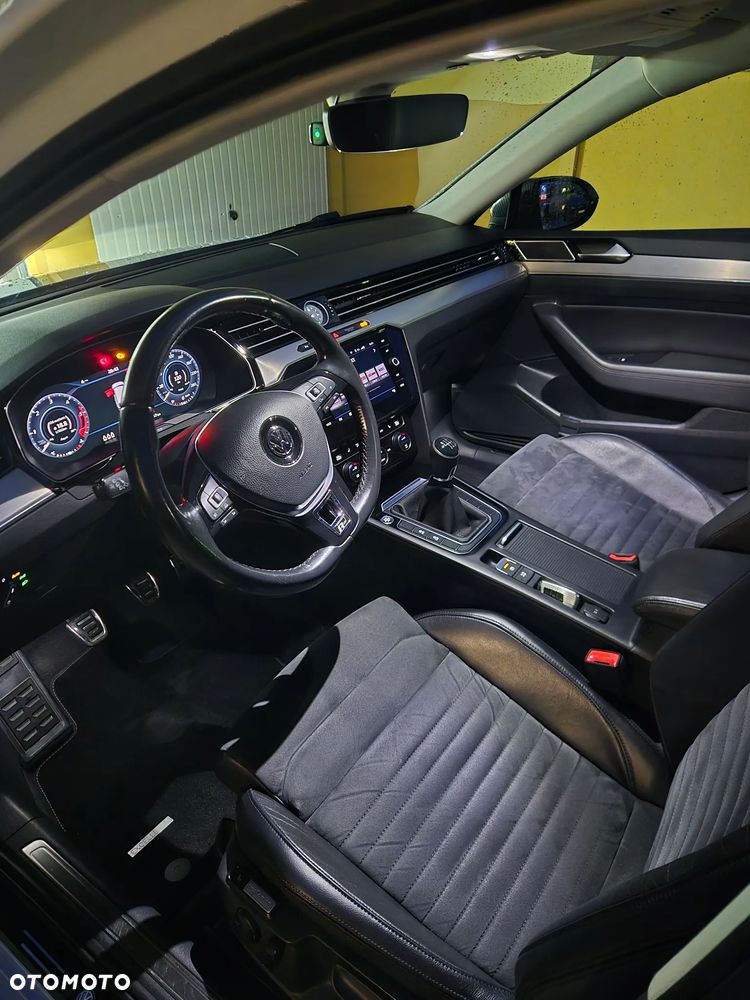 Volkswagen Passat Variant 2.0 TDI BMT Highline - 18