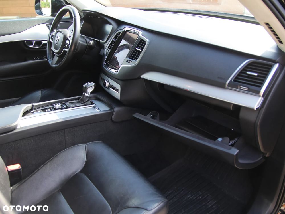 Volvo XC 90 T5 AWD Momentum - 9
