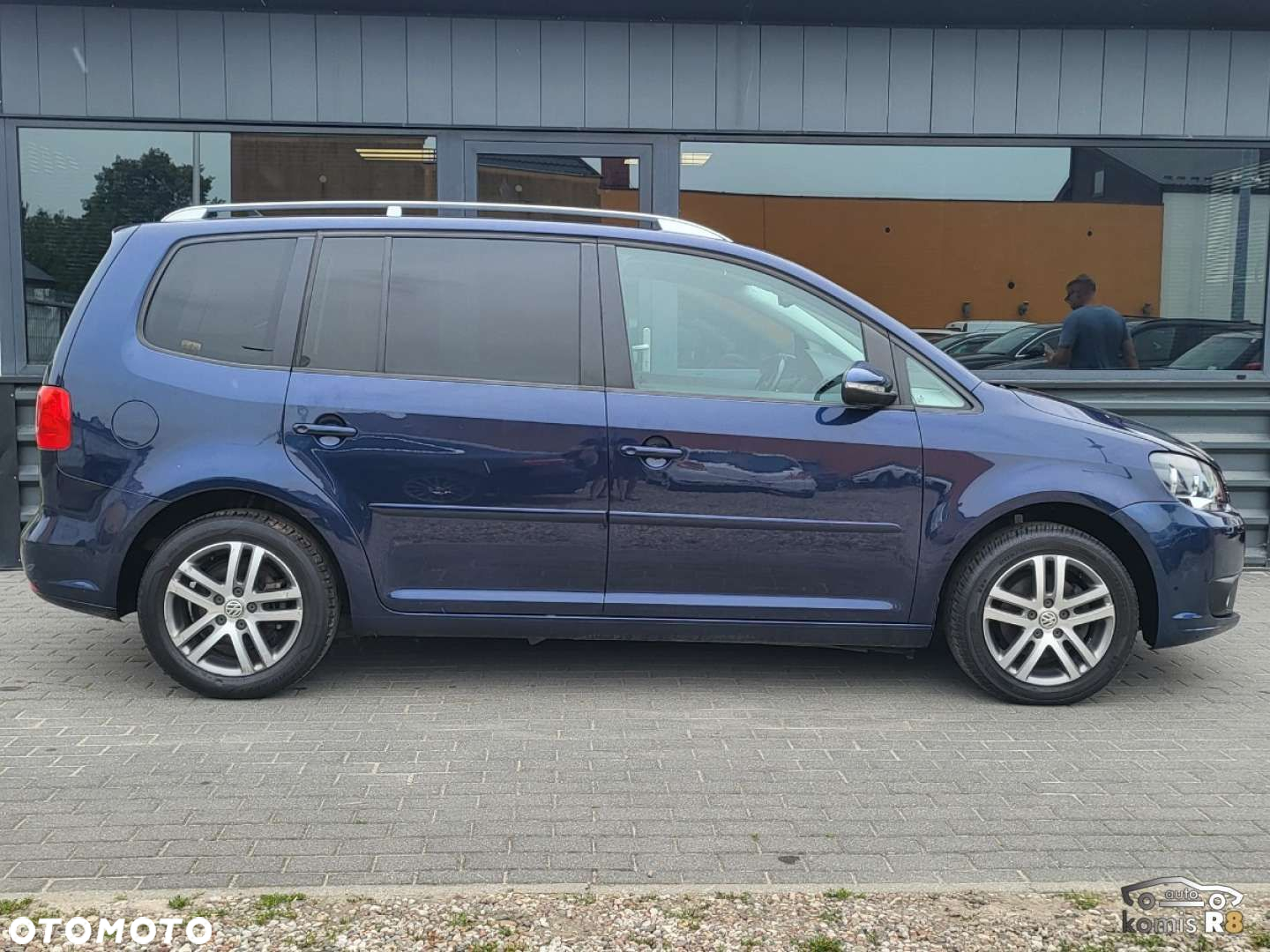 Volkswagen Touran - 4