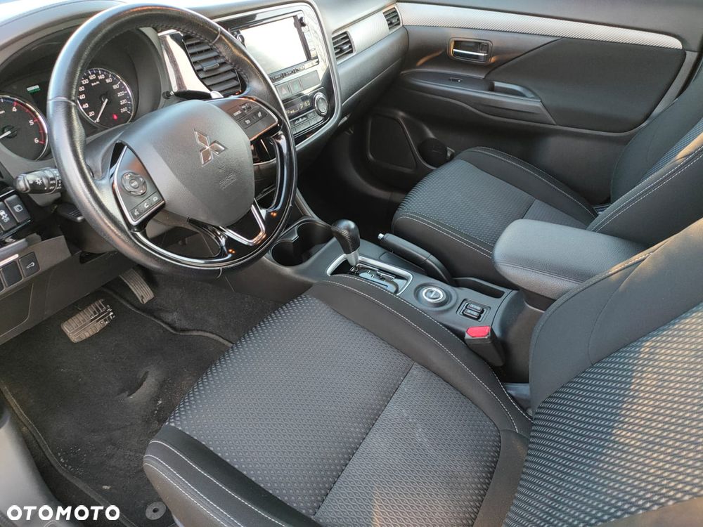 Mitsubishi Outlander 2.2 DI-D 4WD Automatik Plus - 9