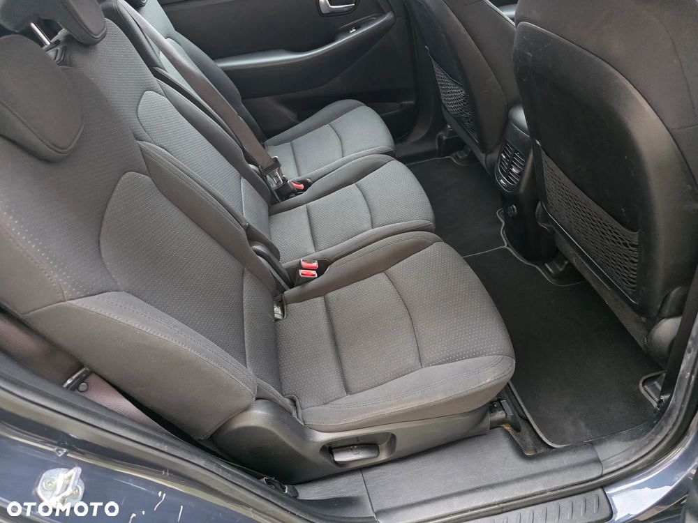 Kia Carens 1.6 GDI Edition 7 - 21