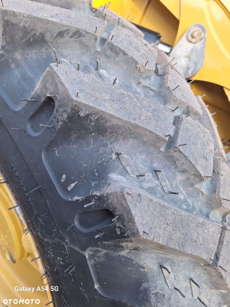 Caterpillar 427 F2 - 5