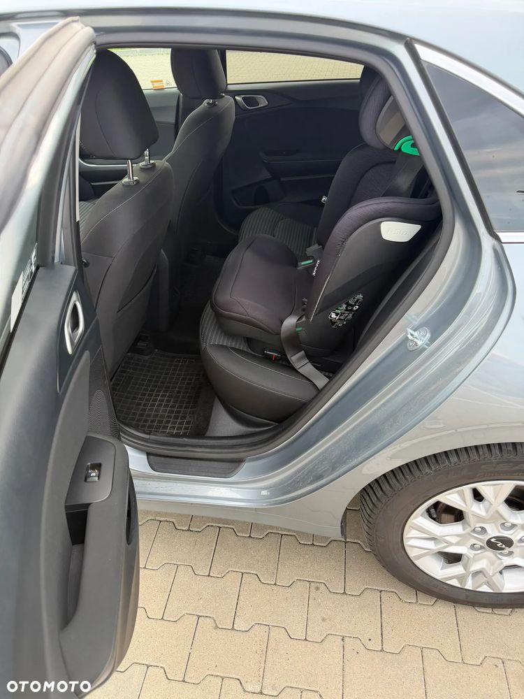 Kia Ceed 1.5 T-GDI M DCT - 11