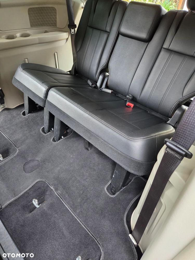 Lancia Voyager 3.6 Gold - 9