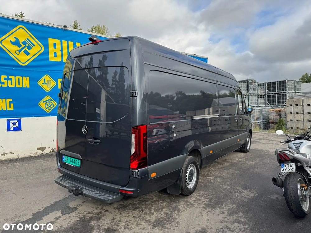 Mercedes-Benz Sprinter 319 - 4