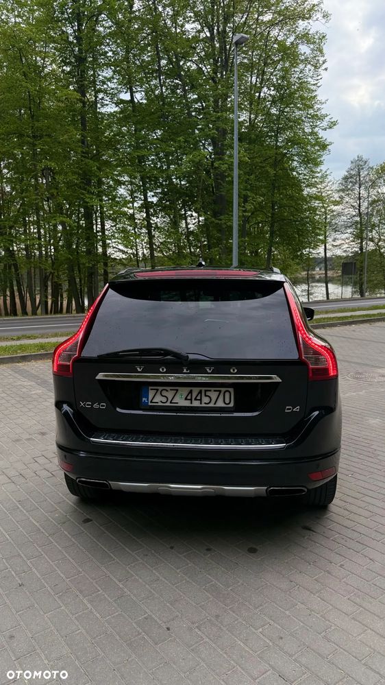 Volvo XC 60 D4 Drive-E Momentum - 4