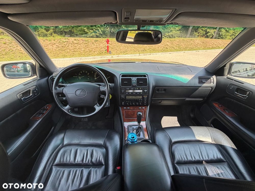 Lexus LS - 11