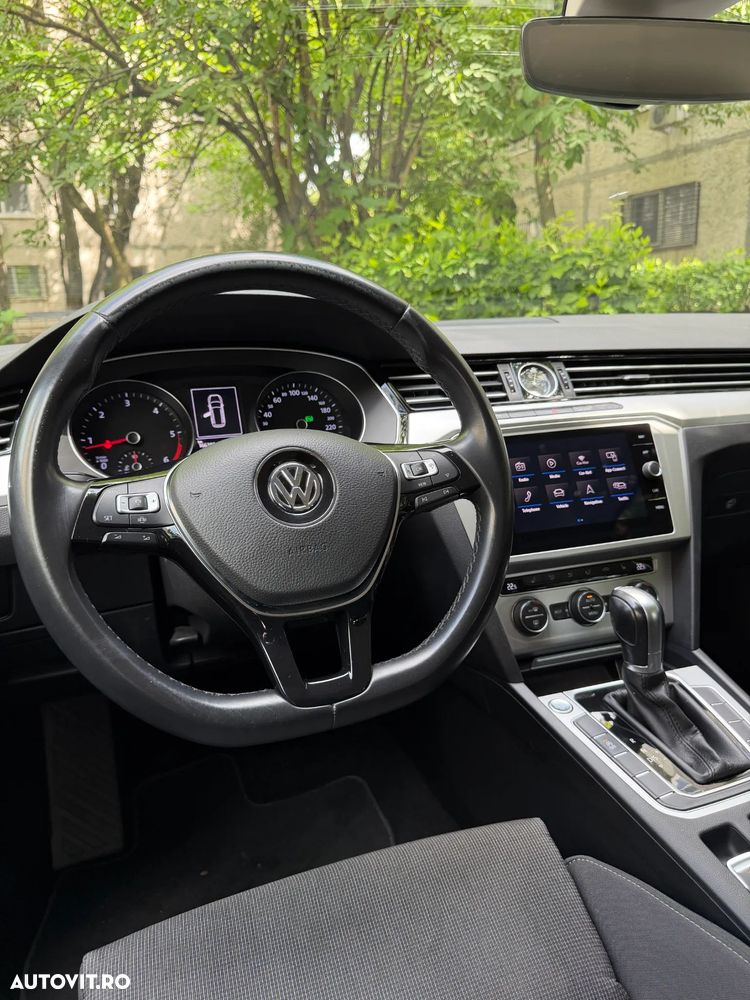 Volkswagen Passat 2.0 TDI DSG Comfortline - 19