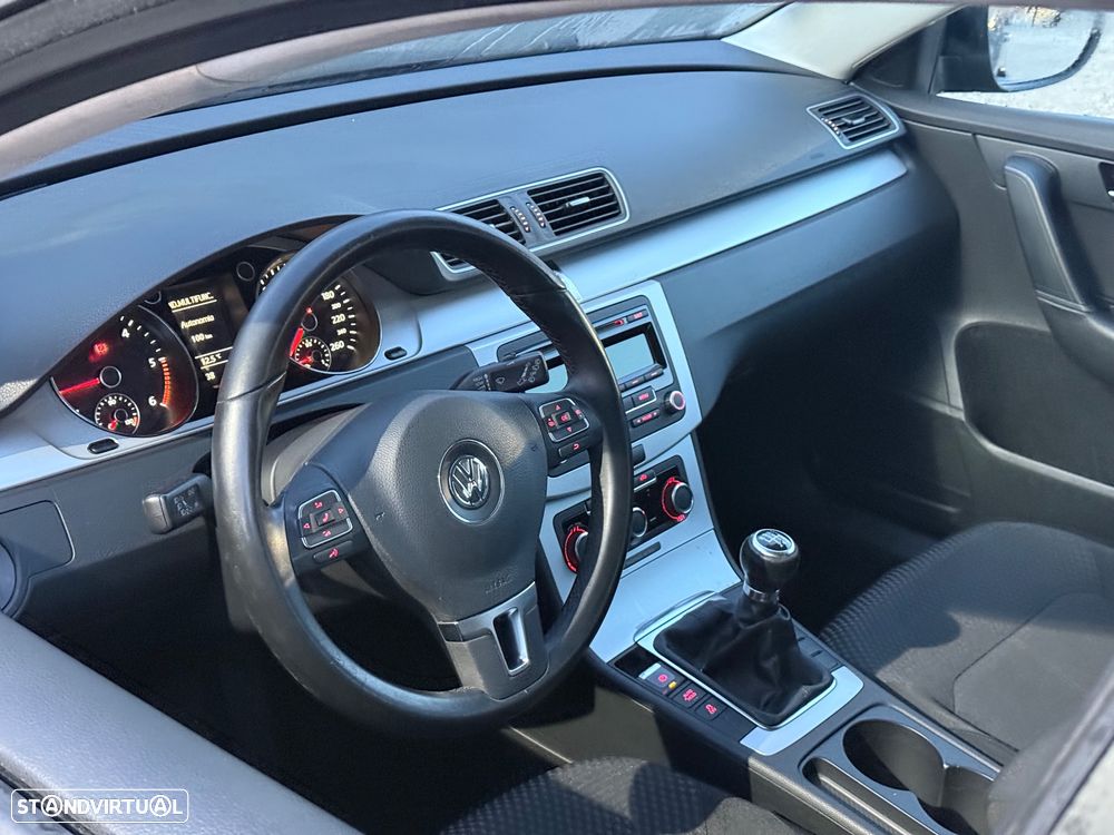 VW Passat Variant 2.0 TDi Highline Navig - 4