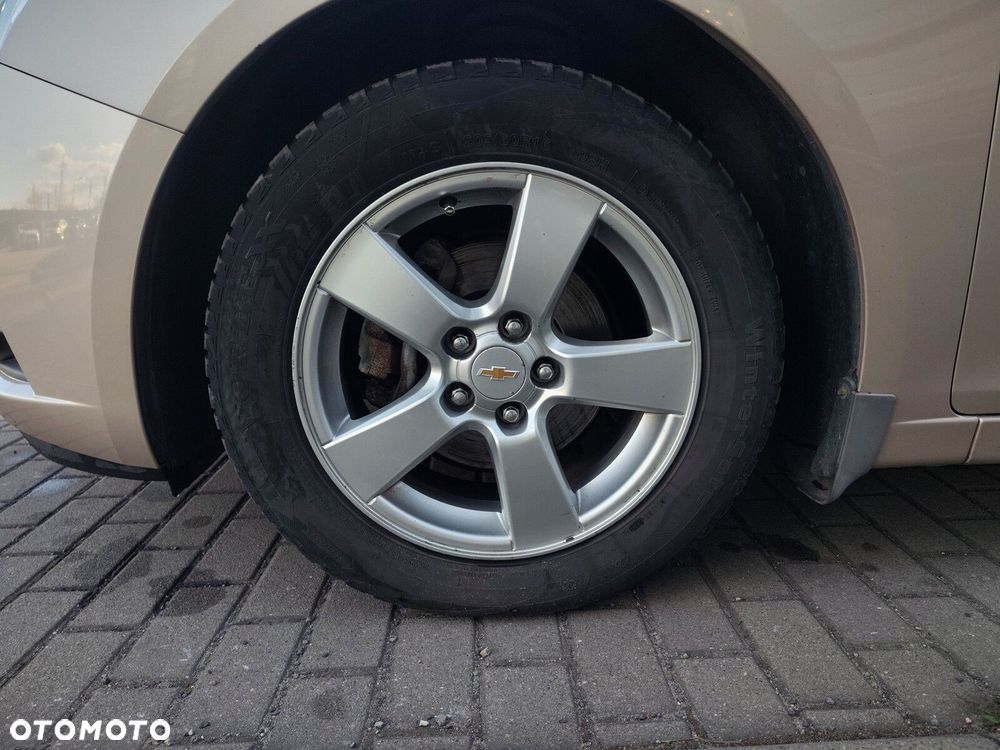 Chevrolet Cruze - 11