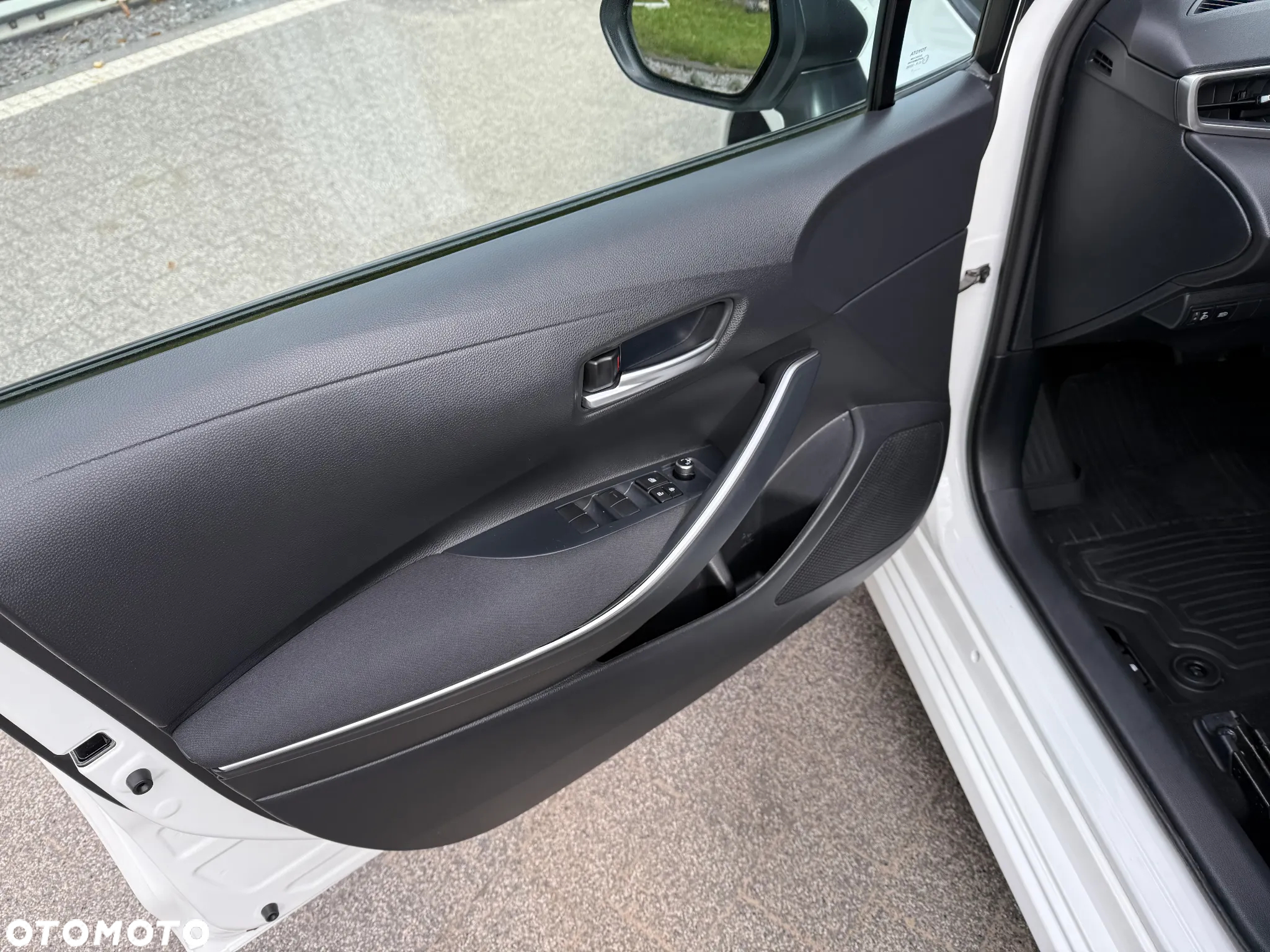 Toyota Corolla 1.8 Hybrid Active - 14