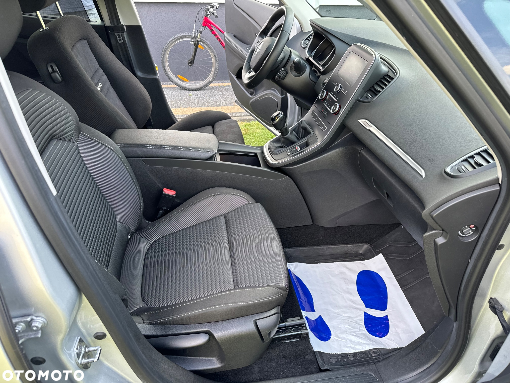 Renault Grand Scenic BLUE dCi 120 LIMITED - 25