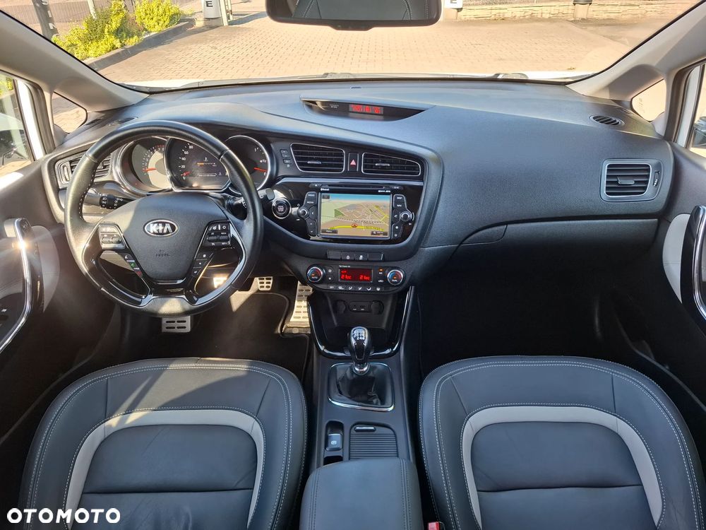 Kia Ceed - 16