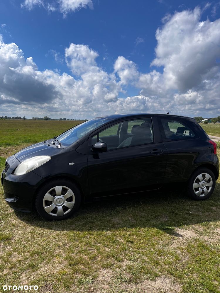 Toyota Yaris 1.3 Sol - 4
