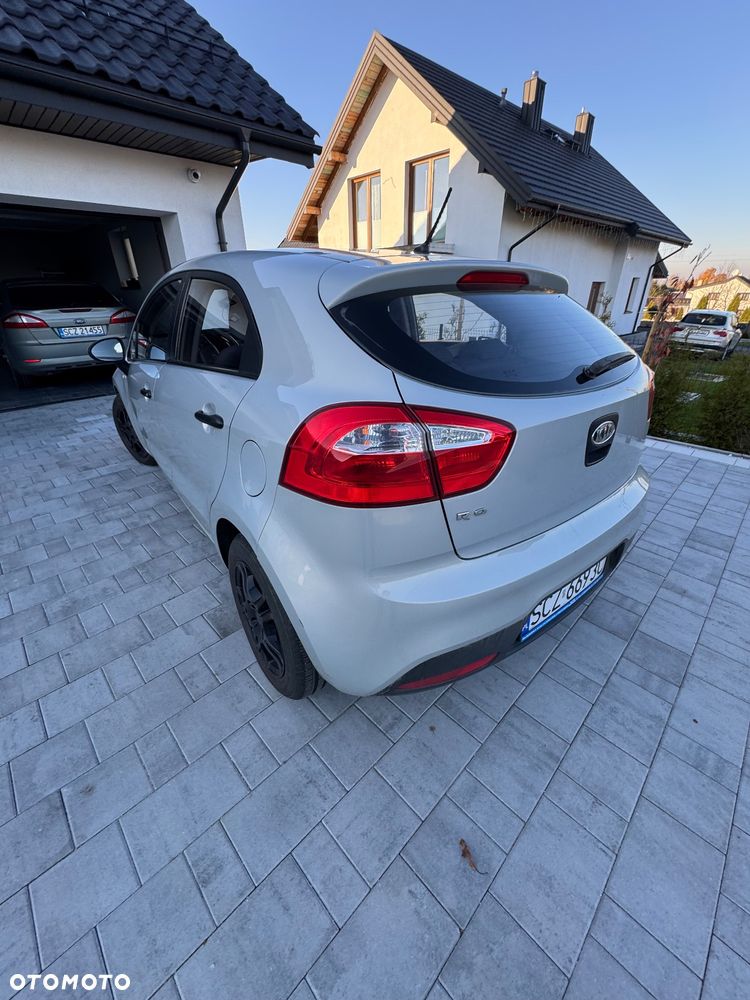 Kia Rio - 5