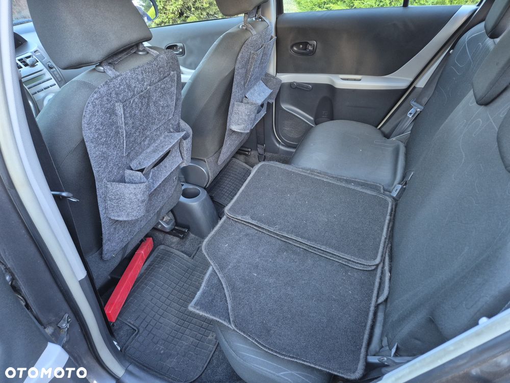 Toyota Yaris - 19