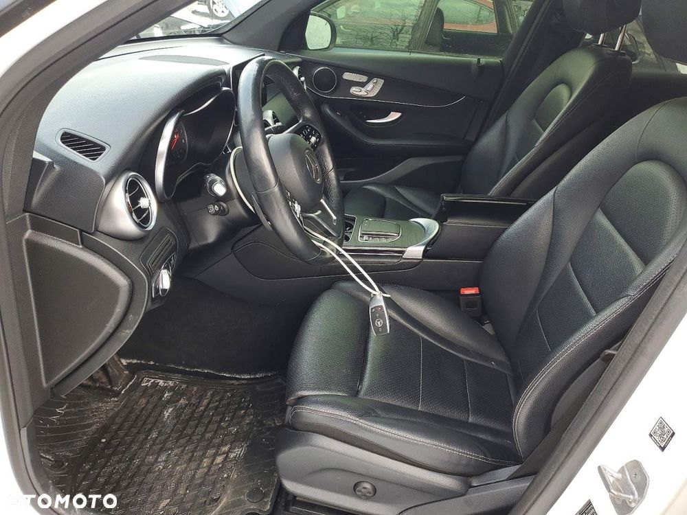 Mercedes-Benz GLC 300 4Matic 9G-TRONIC AMG Line - 7