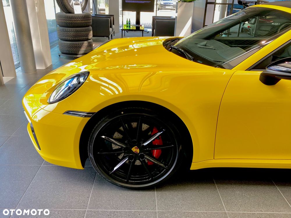 Porsche 911 Carrera 4S - 5