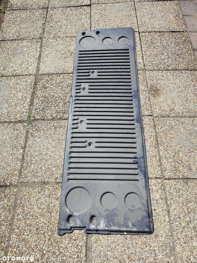 Dodge Ram osłona wewnętrzna tylnej klapy / burty 2009-18