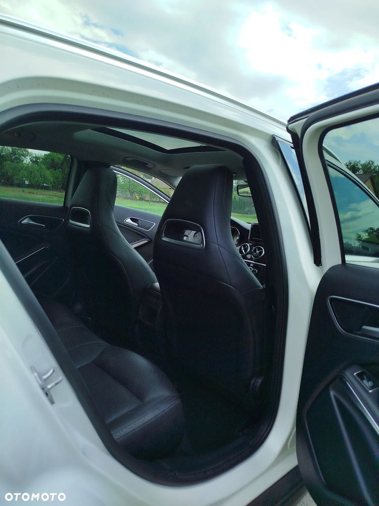 Mercedes-Benz GLA - 18