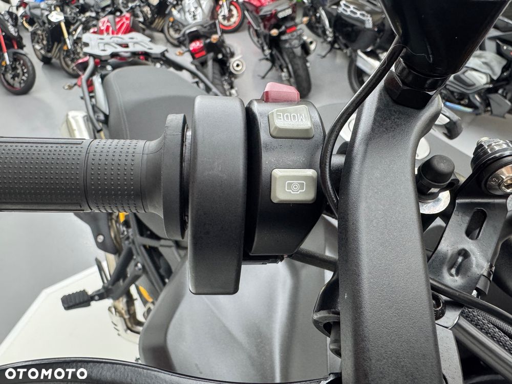 VOGE 900DSX - 21