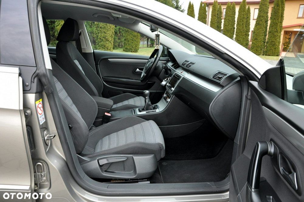 Volkswagen Passat CC - 17