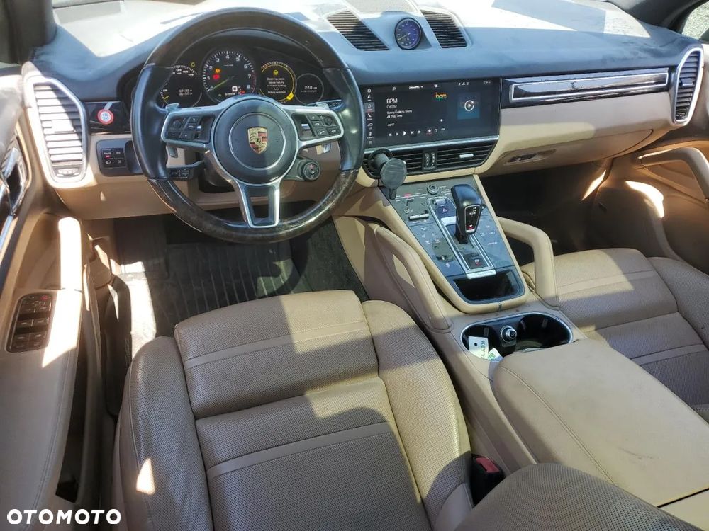 Porsche Cayenne - 8