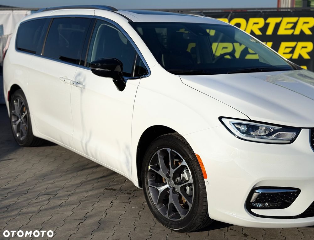 Chrysler Pacifica - 4
