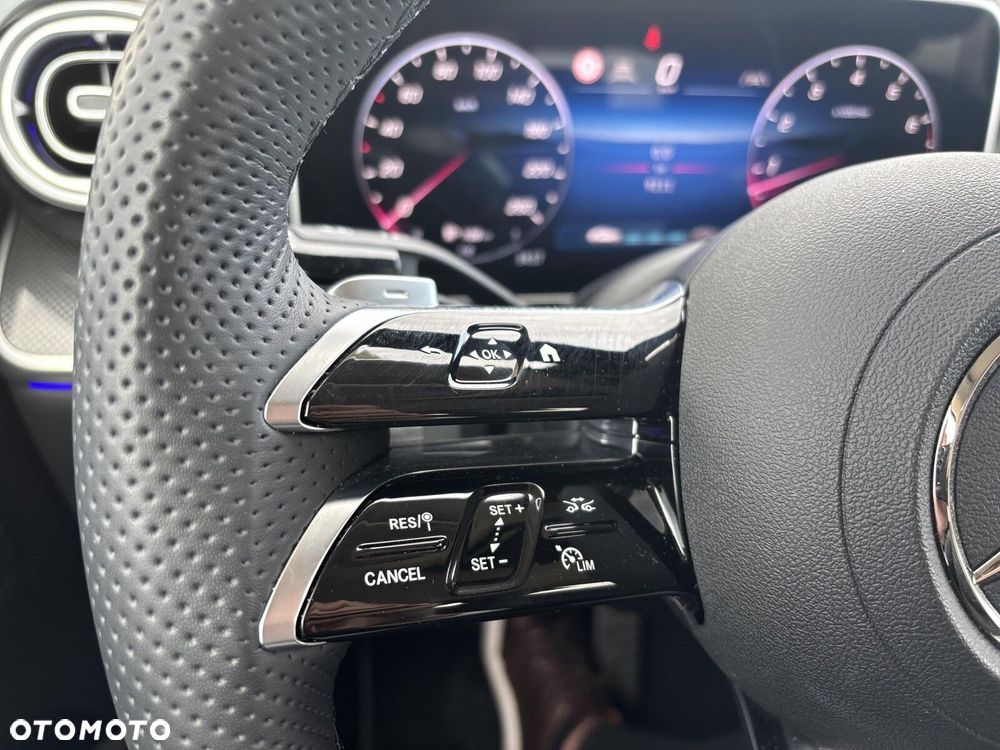 Mercedes-Benz GLC - 25