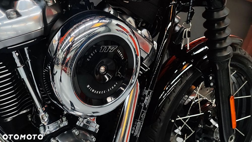 Harley-Davidson Softail Street Bob - 17