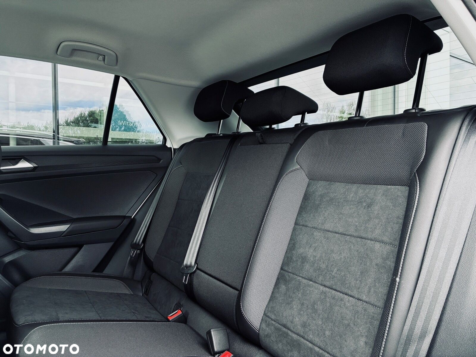 Volkswagen T-Roc - 7