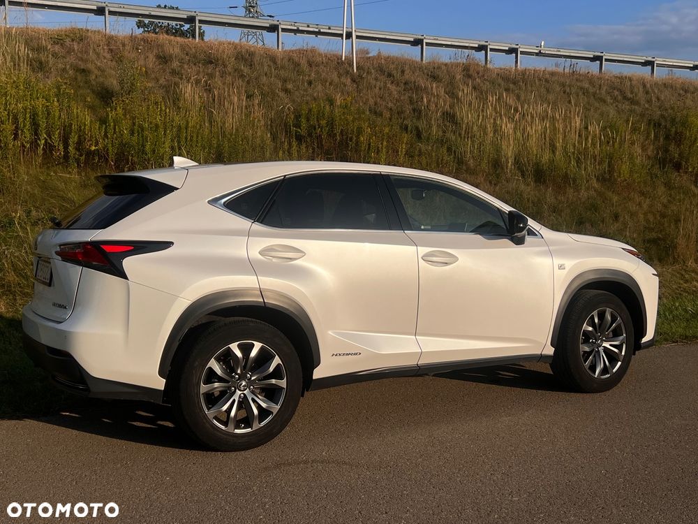 Lexus NX 300h F Sport Edition AWD - 3