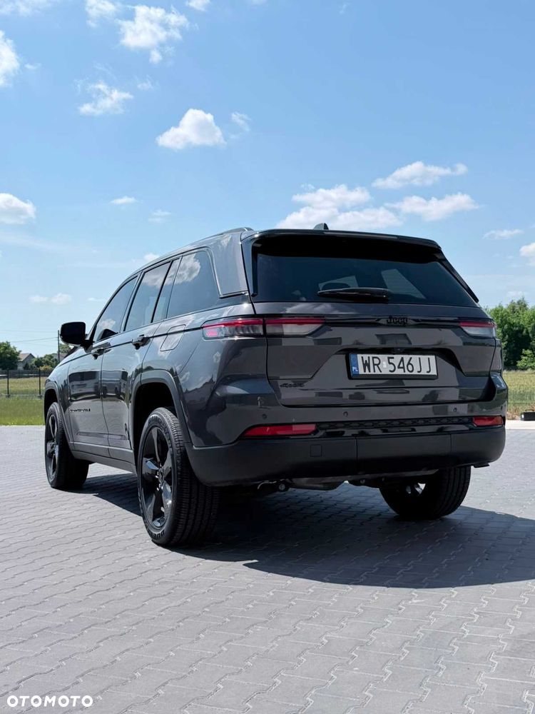 Jeep Grand Cherokee - 8