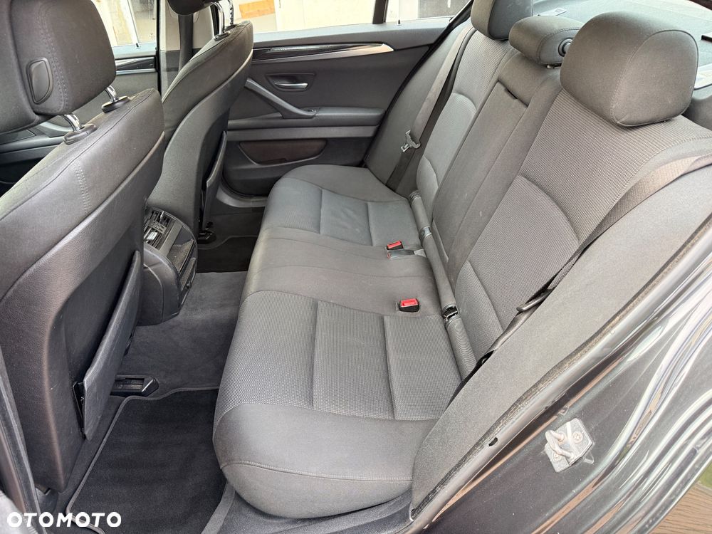 BMW Seria 5 520d - 14