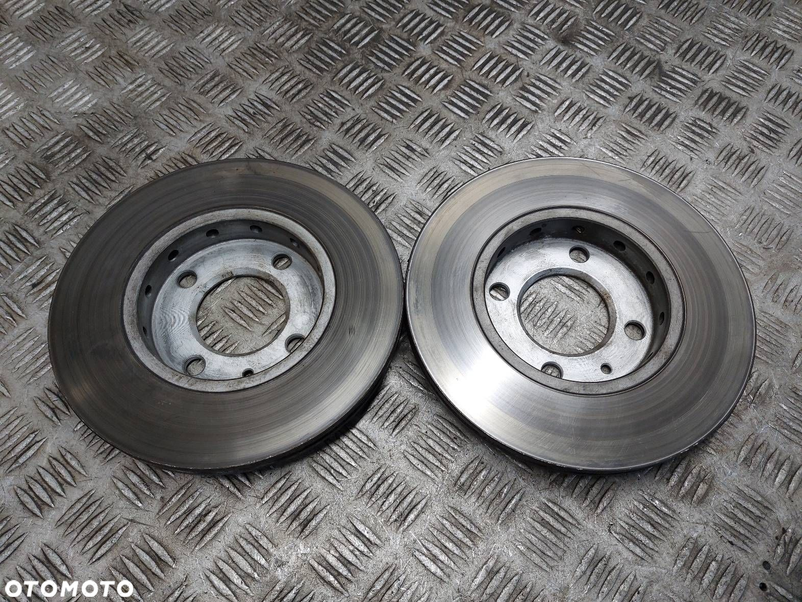 TARCZE HAMULCOWE PRZÓD + KLOCKI VOLKSWAGEN POLO III 1.0 8V 239 MM - 4
