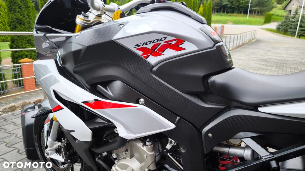 BMW XR - 25
