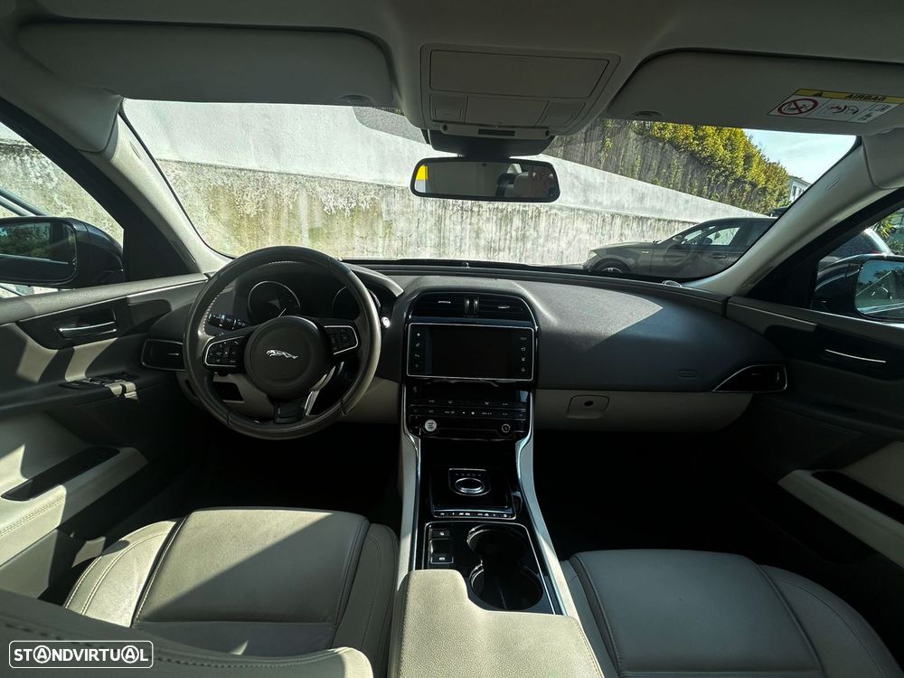 Jaguar XE 20d Aut. Prestige - 30