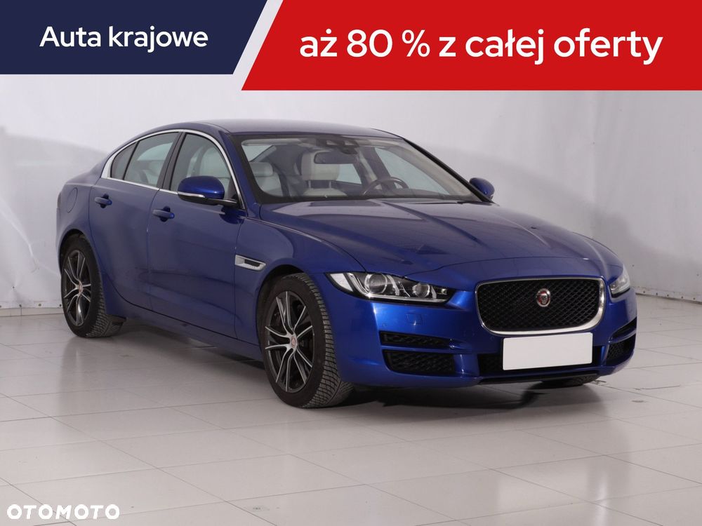 Jaguar XE - 3