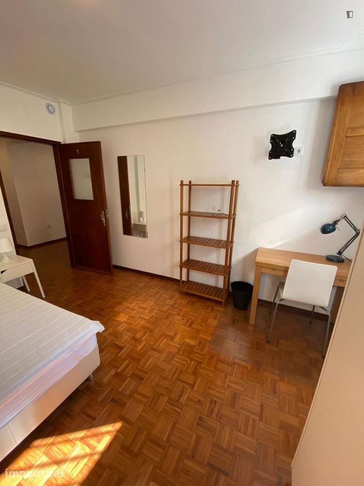 Quarto - localizado em Coimbra - Grande imagem: 5/12